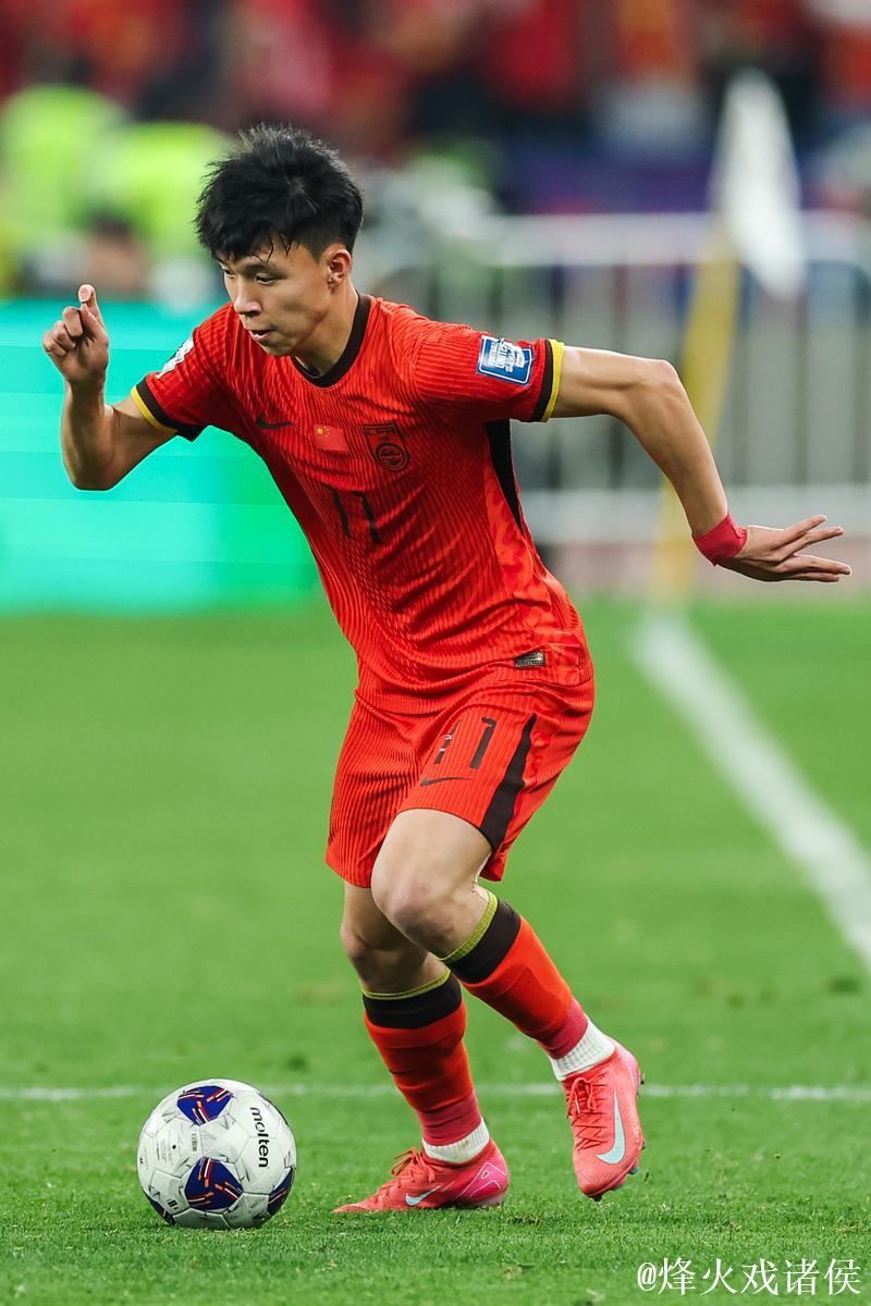 38年纪录被破，国足提前出局，王钰栋屡造威胁